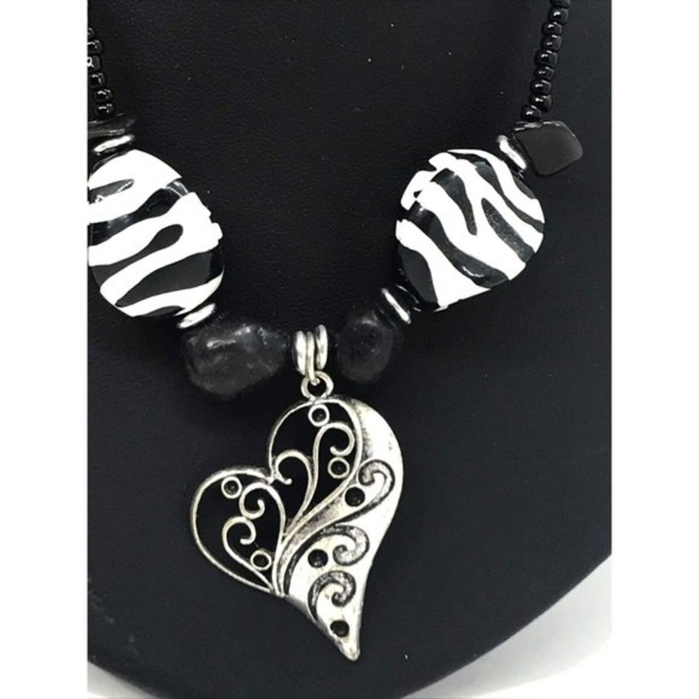 Black White Zebra Stripe Heart Pendant Fashion Necklace 18" animal Print pendant - Picture 2 of 6